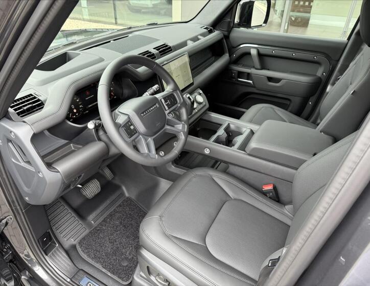Land Rover Defender 12