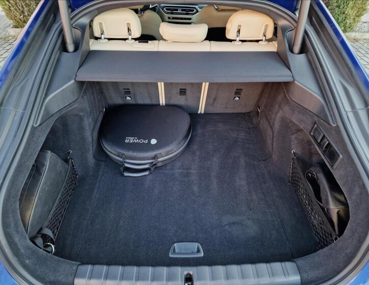 BMW i4 16