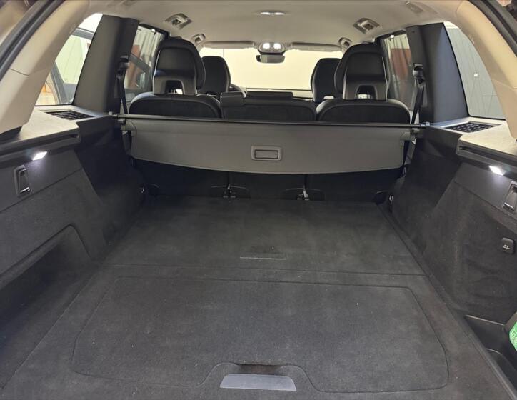 Volvo XC90 12