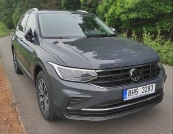 Volkswagen Tiguan 1
