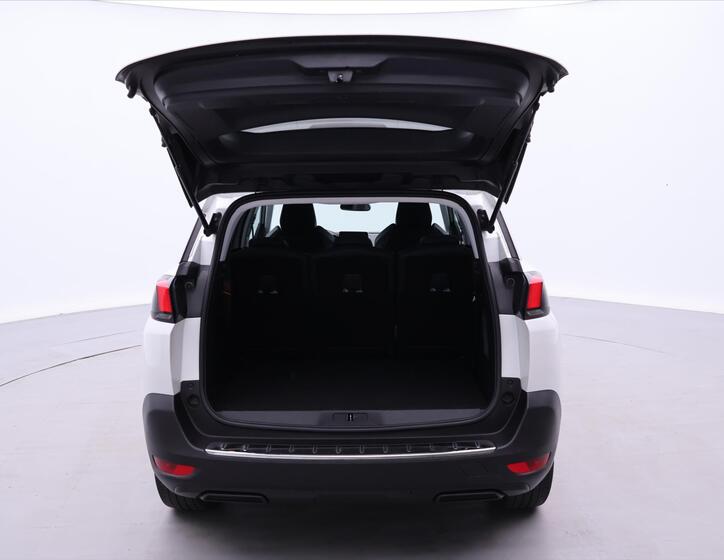 Peugeot 5008 9
