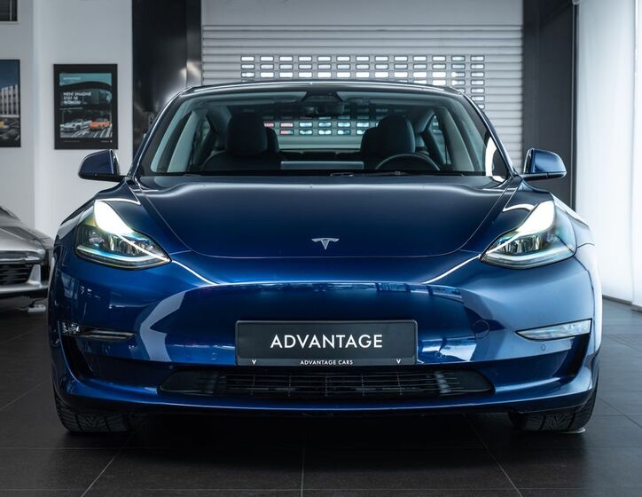 Tesla Model 3 2