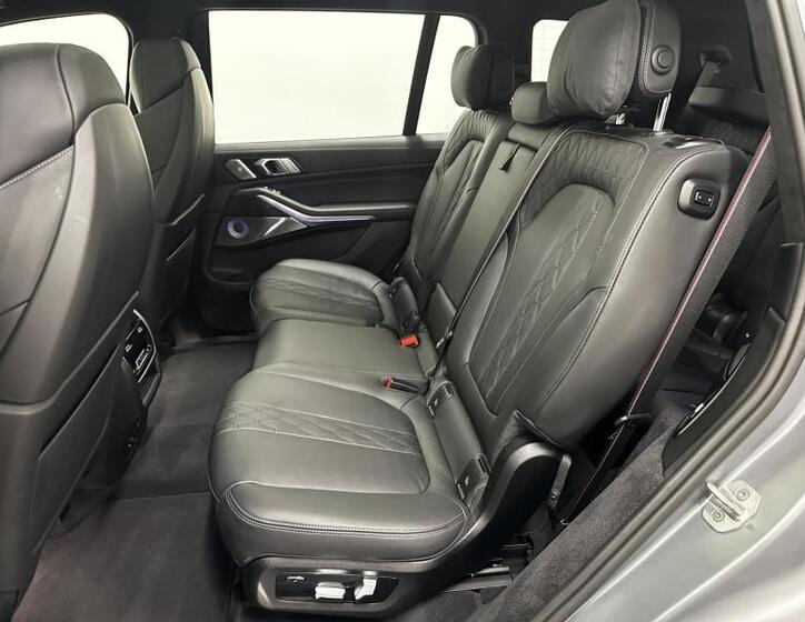 BMW X7 14