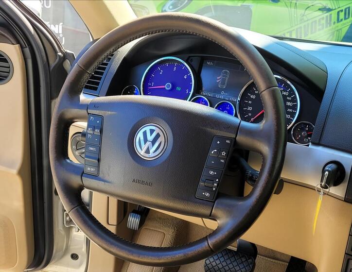 Volkswagen Touareg 25