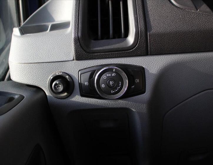 Ford Transit 12