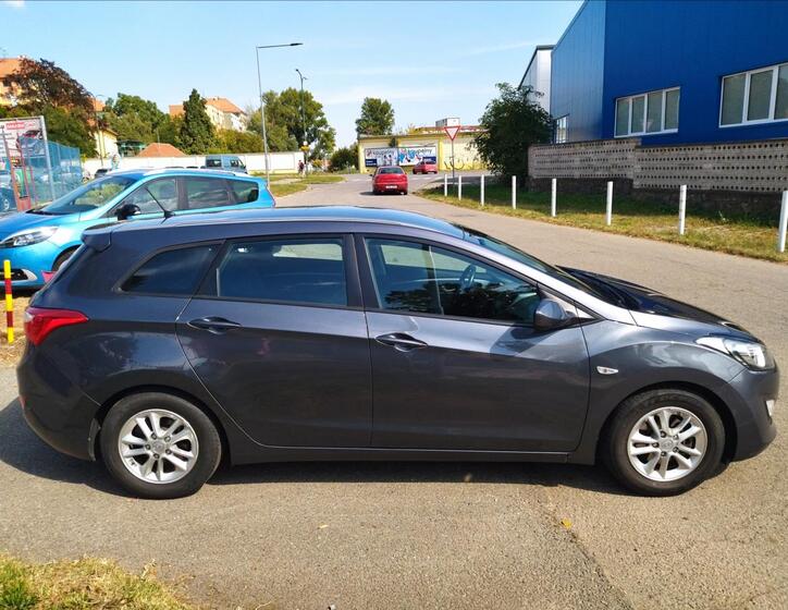 Hyundai i30 4