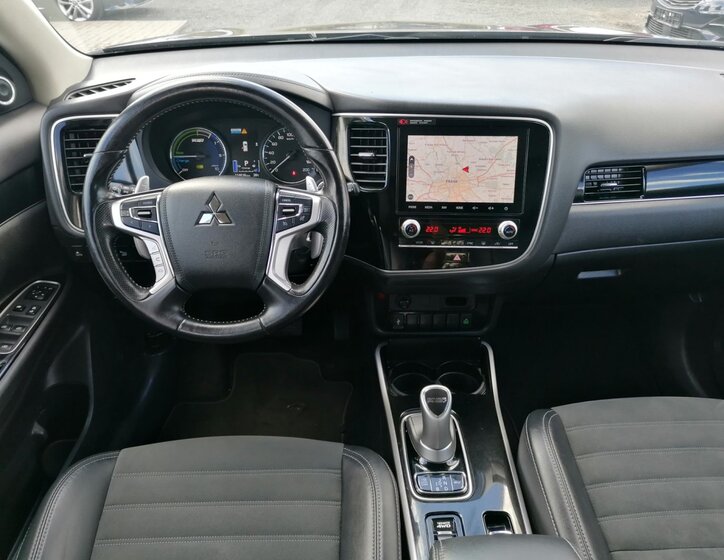 Mitsubishi Outlander 9