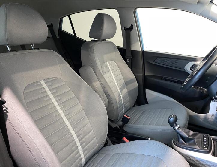 Hyundai i10 8