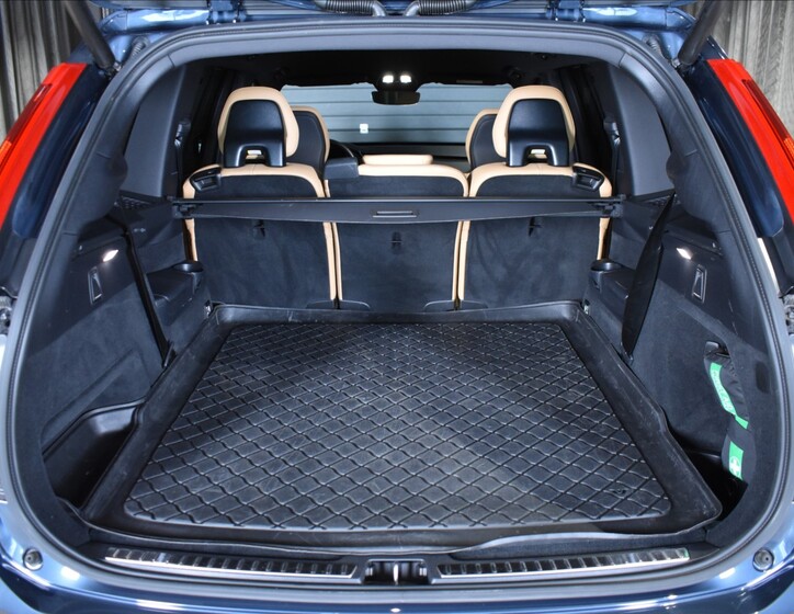 Volvo XC90 11