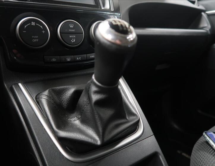 Mazda 5 26