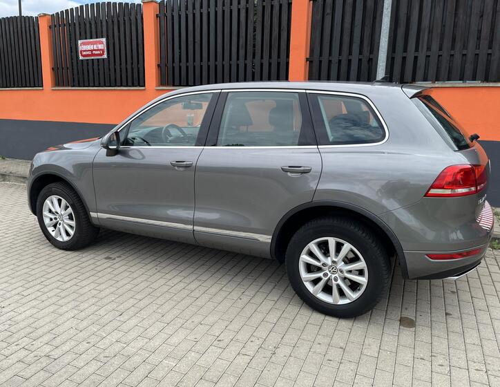 Volkswagen Touareg 8