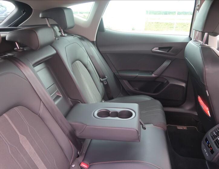 Cupra Formentor 12