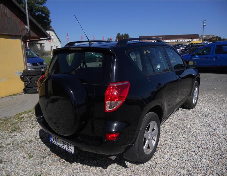 Toyota RAV4 6