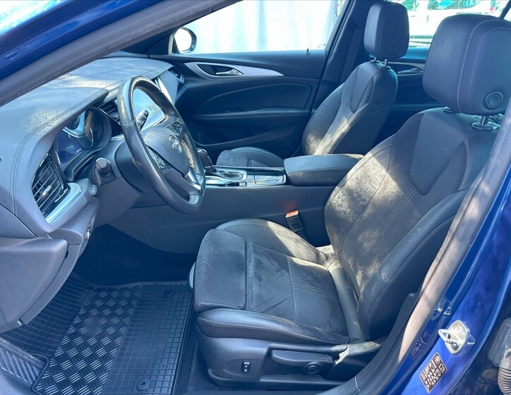 Opel Insignia 9