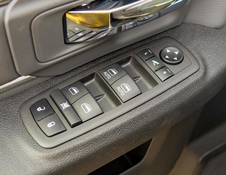 Dodge RAM 15