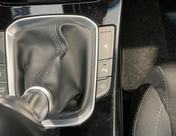 Hyundai i30 24