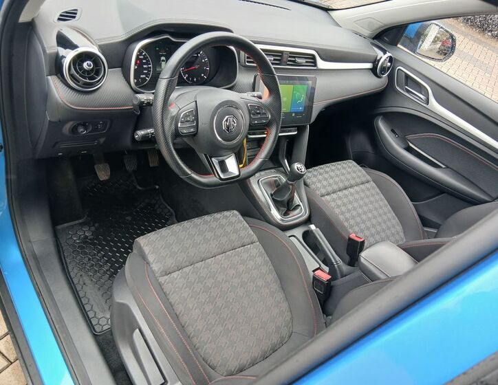 MG ZS 11