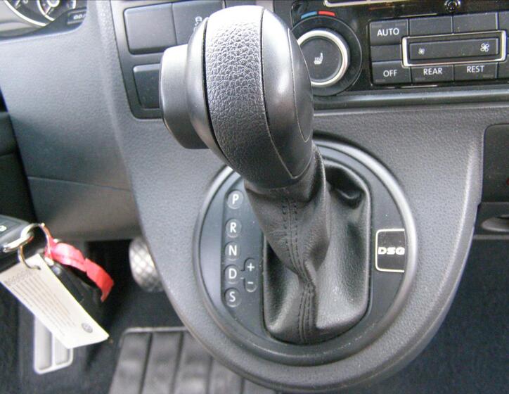 Volkswagen Caravelle 22