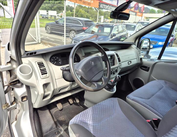 Renault Trafic 10