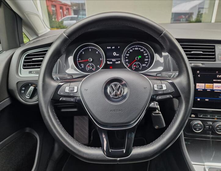 Volkswagen Golf 21