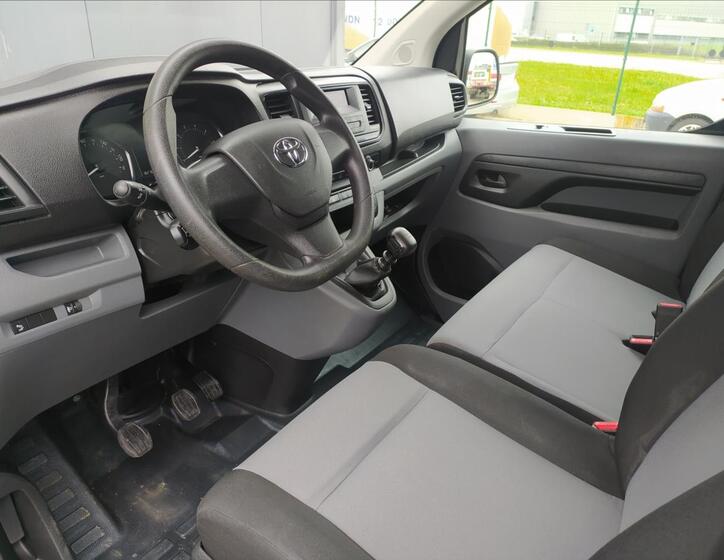 Toyota ProAce 11