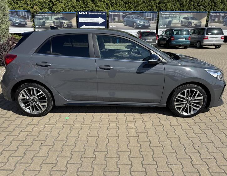 KIA Rio 8