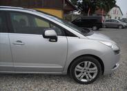 Peugeot 5008 4