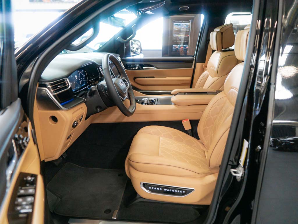 Jeep Grand Wagoneer