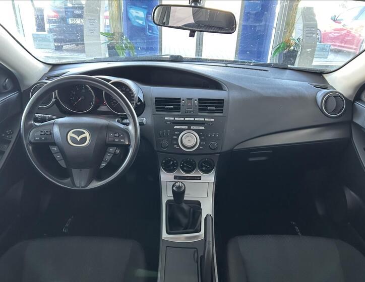 Mazda 3 8