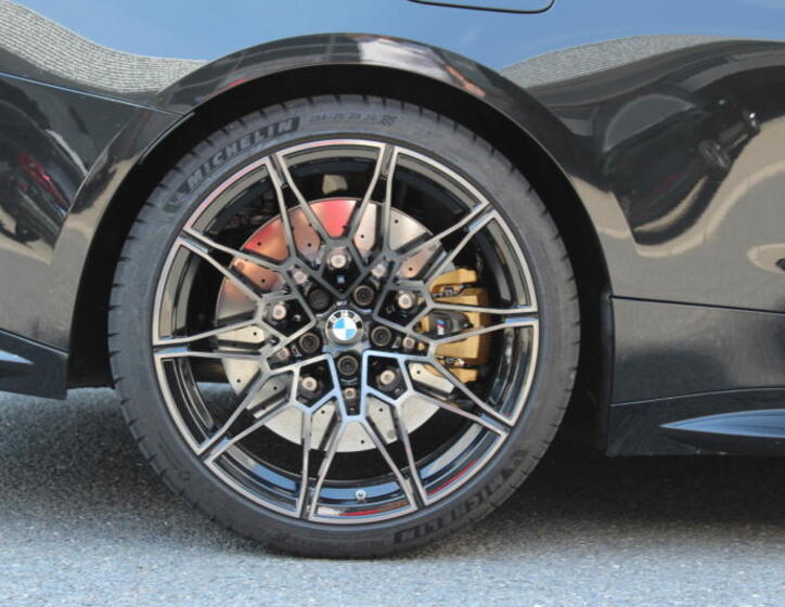 BMW M4 6