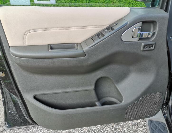 Nissan Pathfinder 18