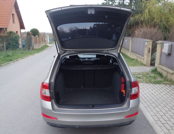 Škoda Octavia 10