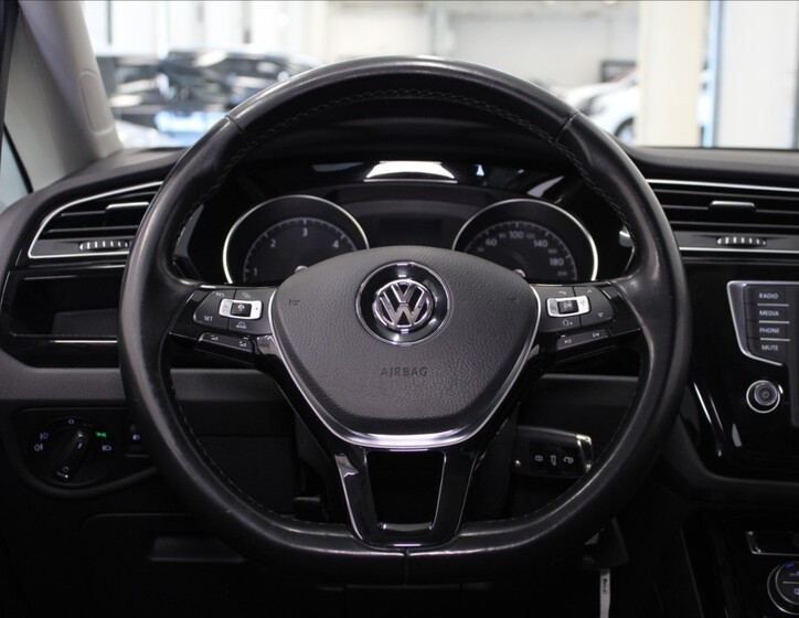 Volkswagen Touran 9