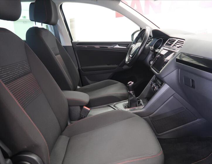 Volkswagen Tiguan 12
