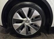 Tesla Model Y 34