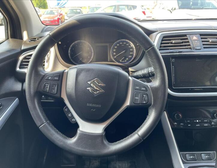 Suzuki SX4 S-Cross 12