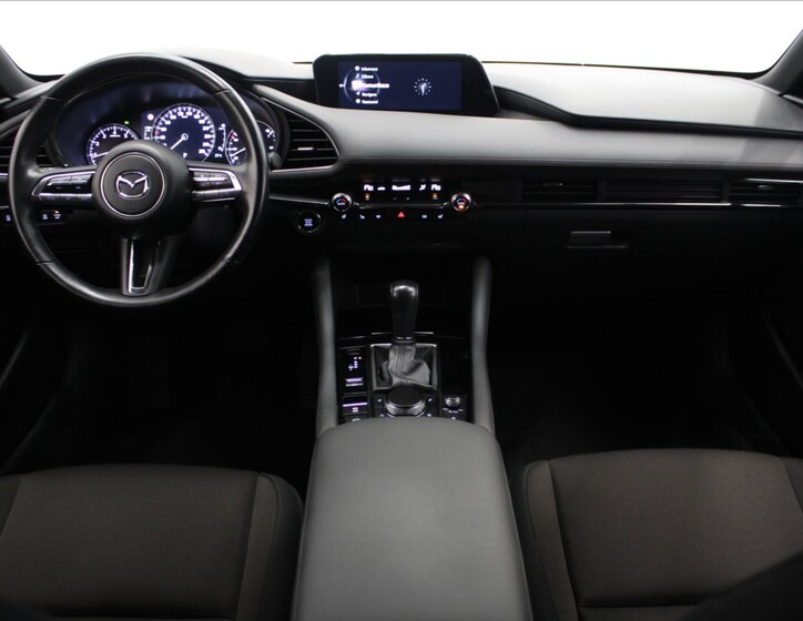 Mazda 3 8