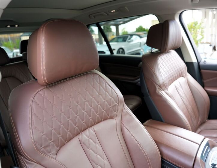 BMW X7 28