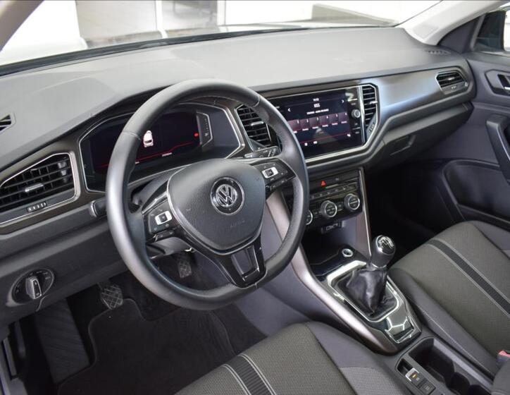 Volkswagen T-Roc 9