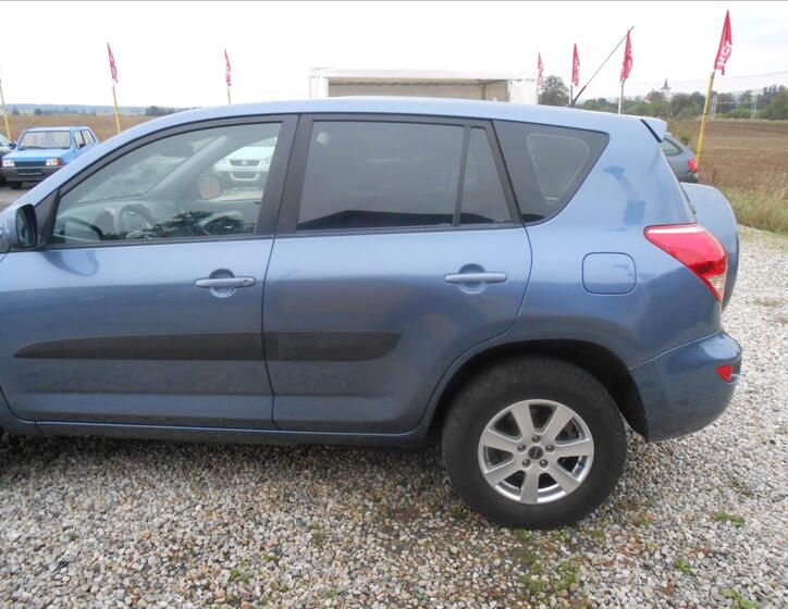 Toyota RAV4 9