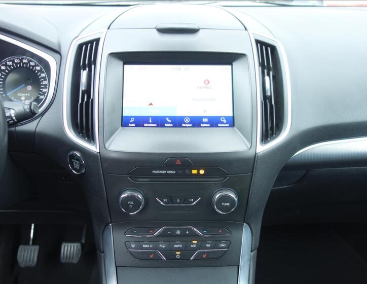 Ford Galaxy 27