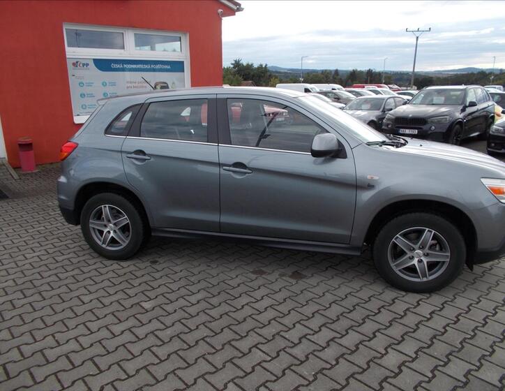 Mitsubishi ASX 8