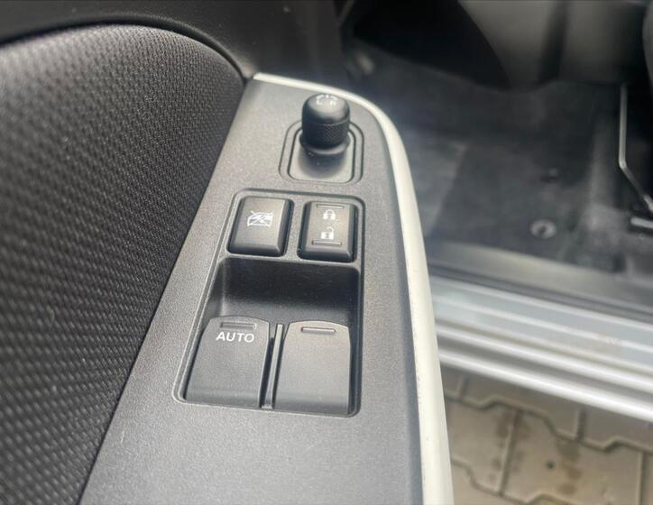 Suzuki Swift 16