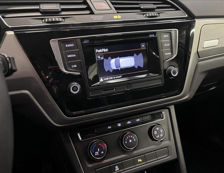 Volkswagen Touran 8