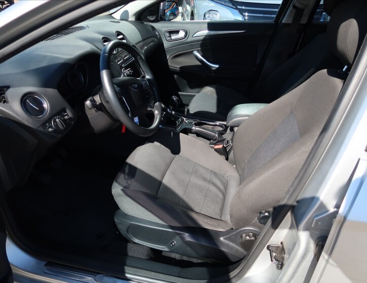 Ford Mondeo 8