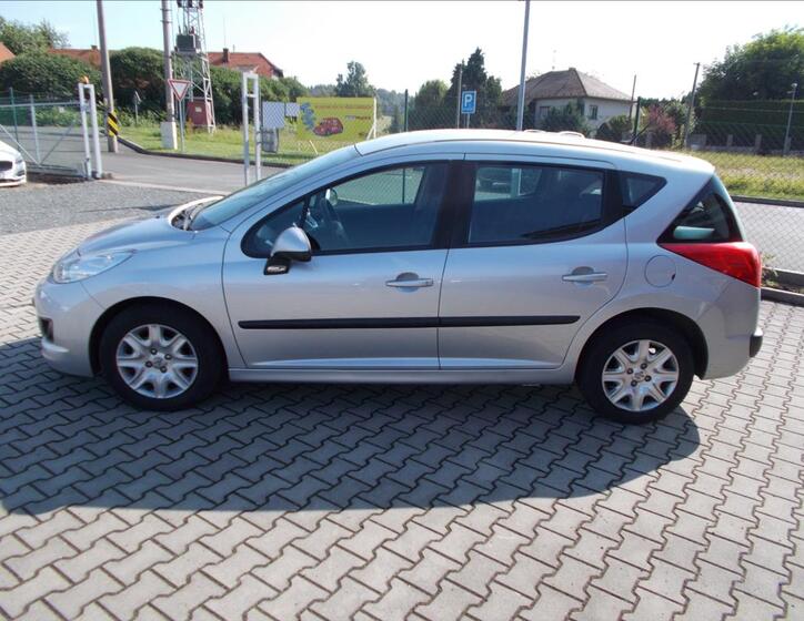 Peugeot 207 5