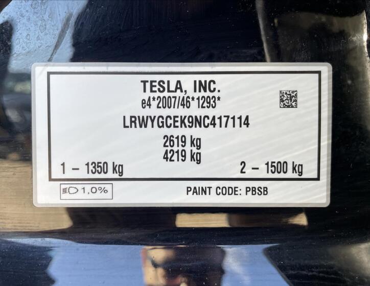 Tesla Model Y 12