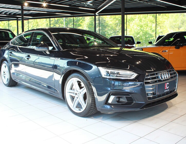 Audi A5 1