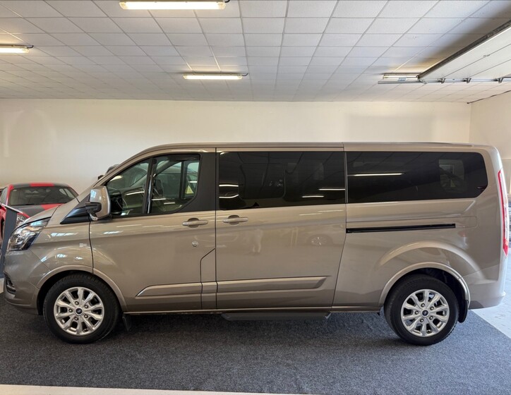 Ford Tourneo Custom 3