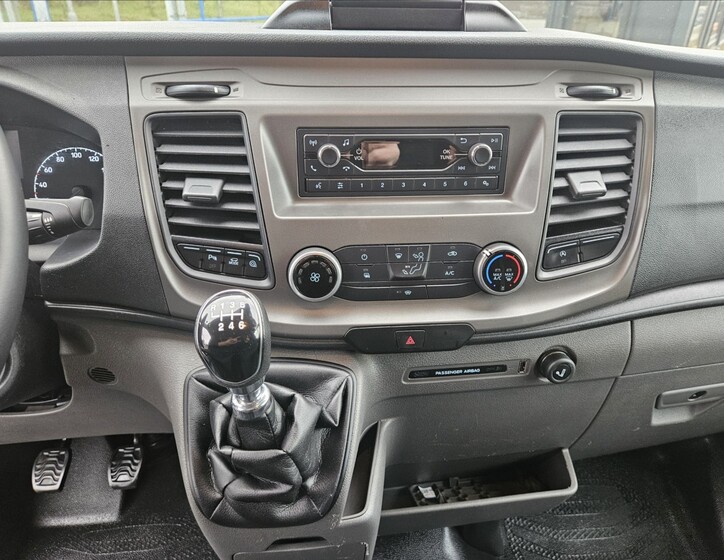 Ford Transit 11